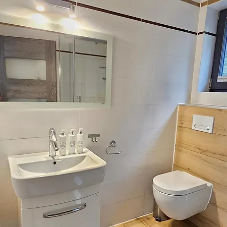 Holidayhomepl Wakacyjny Przy Wolinskim Parku, Parking Gratis